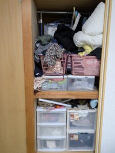 押入れのハンガー収納 Before